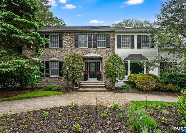 Property at 530 W Saddle River Rd, Ridgewood, NJ 07450, 5 beds, 4.5 baths