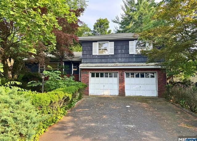 Property at 39-20 Grant St, Fair Lawn, NJ 07410, 3 beds, 2.5 baths