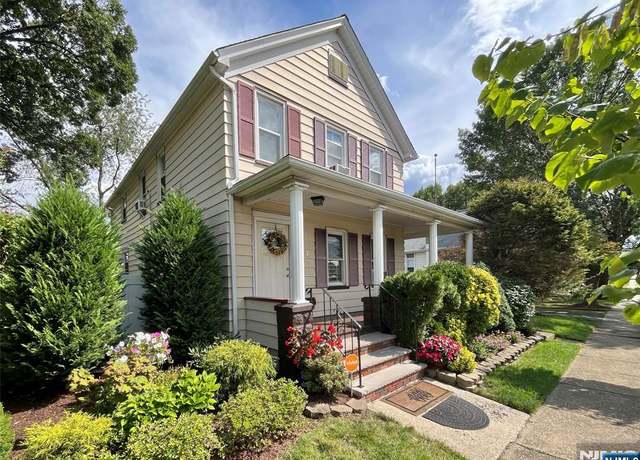 Property at 77 Heights Ave, Fair Lawn, NJ 07410, 4 beds, 2 baths