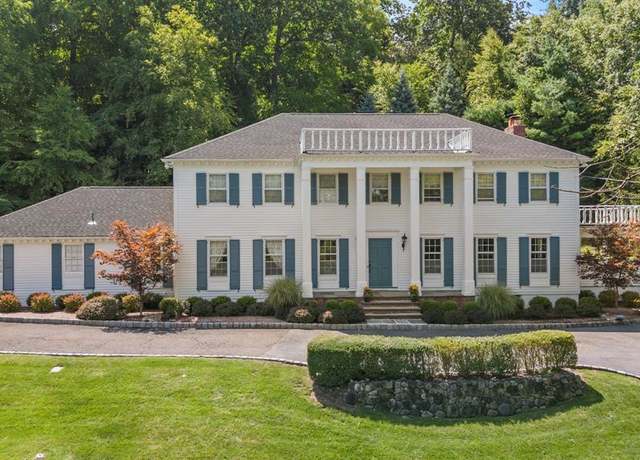 Property at 896 Olentangy Rd, Franklin Lakes, NJ 07417, 5 beds, 4.5 baths