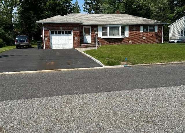 Property at 33 Jerome Pl, Wayne, NJ 07470, 3 beds, 1.5 baths