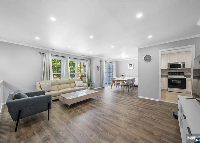Property at 250 Village Circle Dr, Fort Lee, NJ 07024, 2 beds, 1.5 baths