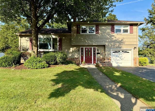 Property at 72 Atwood Pl, Wayne, NJ 07470, 3 beds, 2 baths