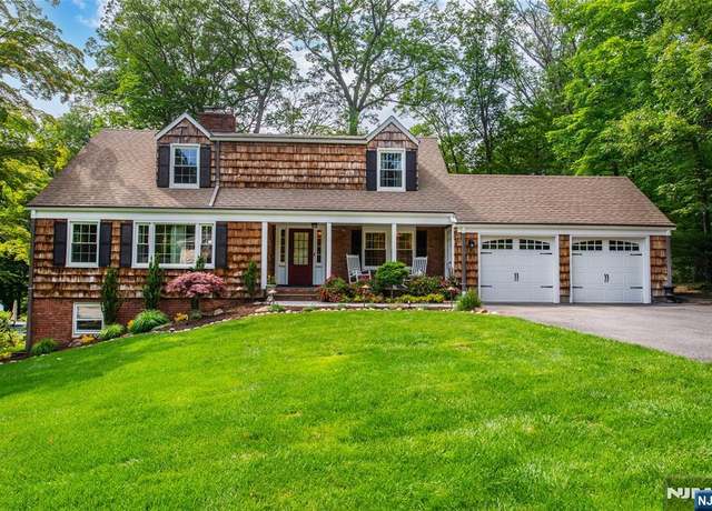 Property at 28 Iowa Rd, Wayne, NJ 07470, 4 beds, 2.5 baths