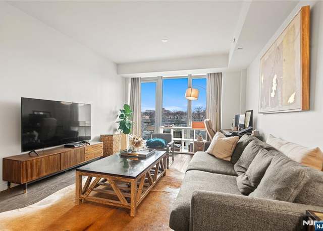 Property at 320 Adolphus Ave #612, Cliffside Park, NJ 07010, 2 beds, 2 baths