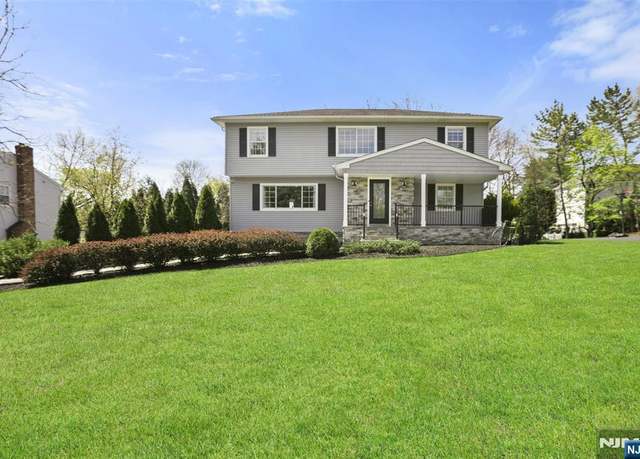 Property at 11 Giegel Ct, Wyckoff, NJ 07481, 4 beds, 2.5 baths