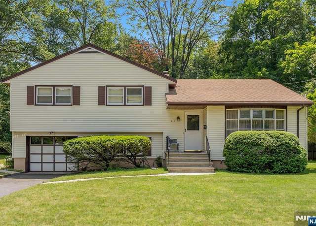 Property at 217 Alberon Dr, Park Ridge, NJ 07656, 4 beds, 2.5 baths