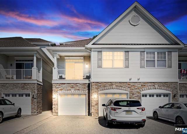 Property at 6 Elston Ct, Wanaque, NJ 07420, 2 beds, 2.5 baths