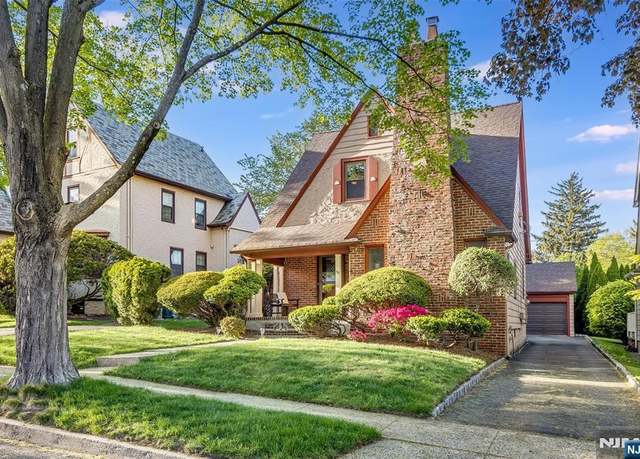 Property at 35 Burnett St, Glen Ridge, NJ 07028, 3 beds, 1.5 baths