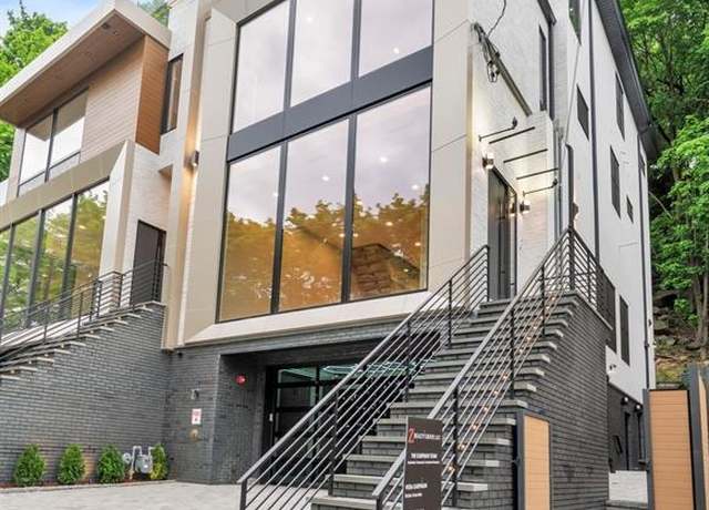 Property at 582B Undercliff Ave, Edgewater, NJ 07020, 4 beds, 5.5 baths