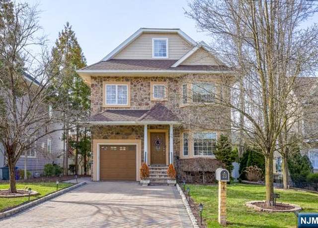 Property at 23 4th Ave, Roseland, NJ 07068, 4 beds, 3.5 baths