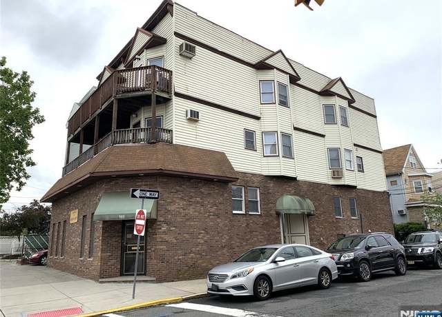 Property at 116 W 19th St Unit 1A, Bayonne, NJ 07002, 1 bed, 1 bath