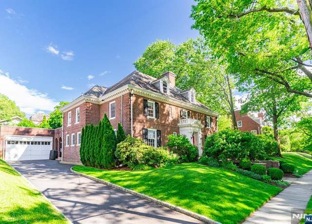Property at 655-661 Lake St, Newark, NJ 07104, 6 beds, 4.5 baths