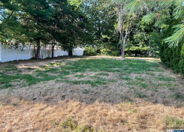 Property at 662 Jefferson Ave, Twp Of Washington, NJ 07676