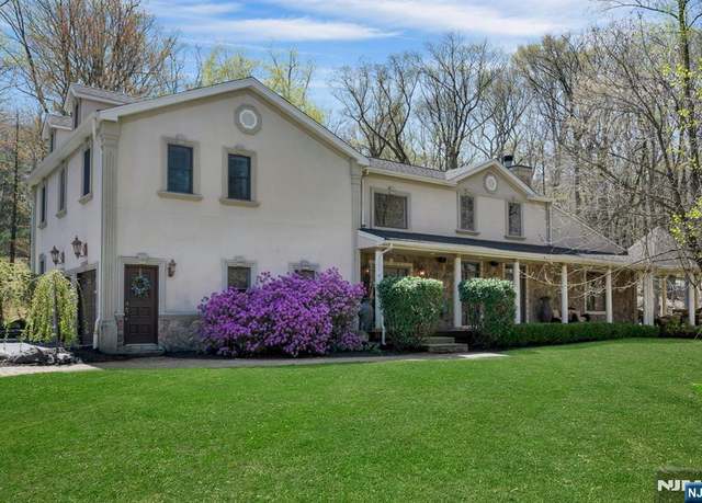 Property at 132B Brook Valley Rd, Kinnelon Borough, NJ 07405, 4 beds, 3 baths