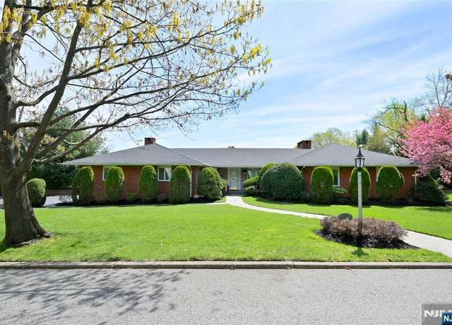 Property at 798 East Dr, Oradell, NJ 07649, 5 beds, 4 baths