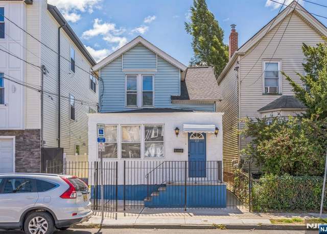 Property at 22 Hinsdale Pl, Newark, NJ 07104, 3 beds, 1 bath