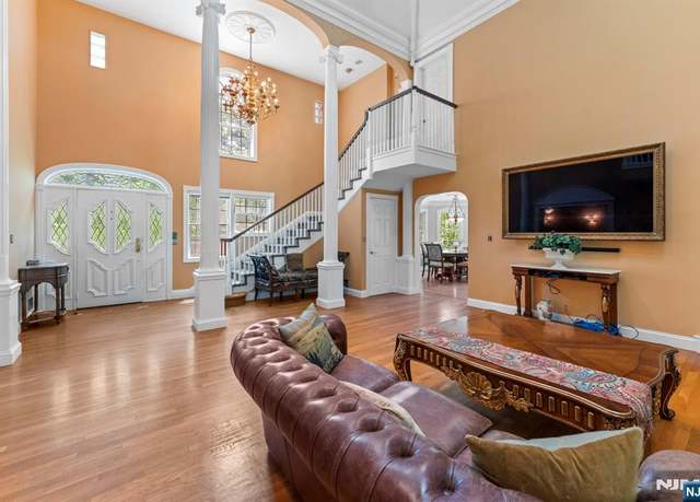 Property at 65 Hemlock Rd, Pompton Lakes, NJ 07442, 3 beds, 2.5 baths