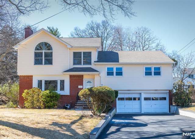 Property at 156 Jeffer Ct, Ridgewood, NJ 07450, 5 beds, 3.5 baths