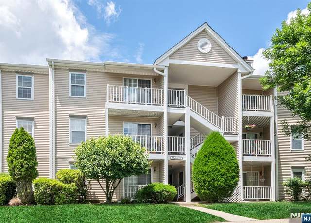 Property at 401 Poets Way, Mahwah, NJ 07430, 2 beds, 2 baths