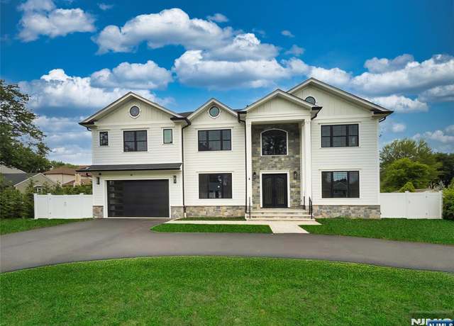 Property at 38 Birchwood Ter, Wayne, NJ 07470, 6 beds, 6.5 baths