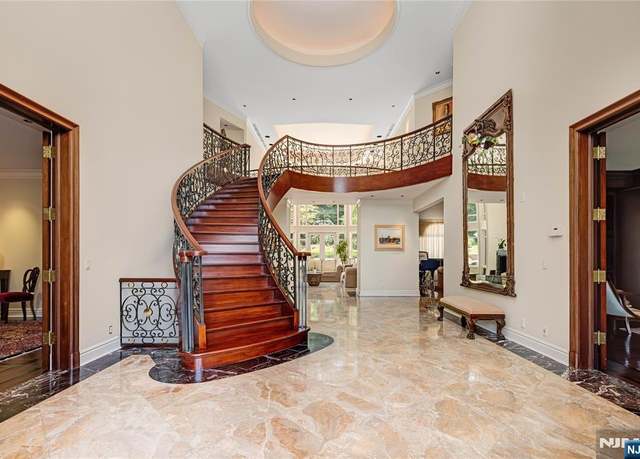 Property at 67 Adams Dr, Cresskill, NJ 07626, 6 beds, 7 baths
