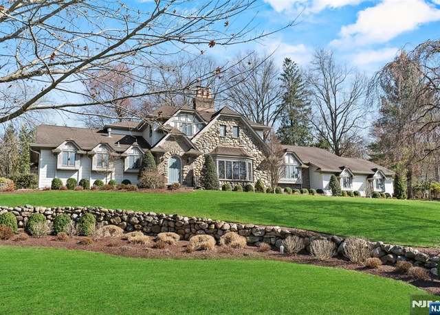 Property at 265 Green Ridge Rd, Franklin Lakes, NJ 07417, 4 beds, 4 baths