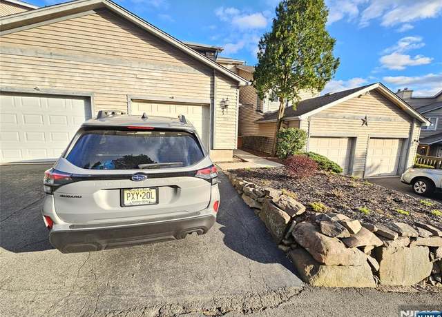 Property at 403 Heights Dr #4, Haledon, NJ 07508, 2 beds, 2.5 baths