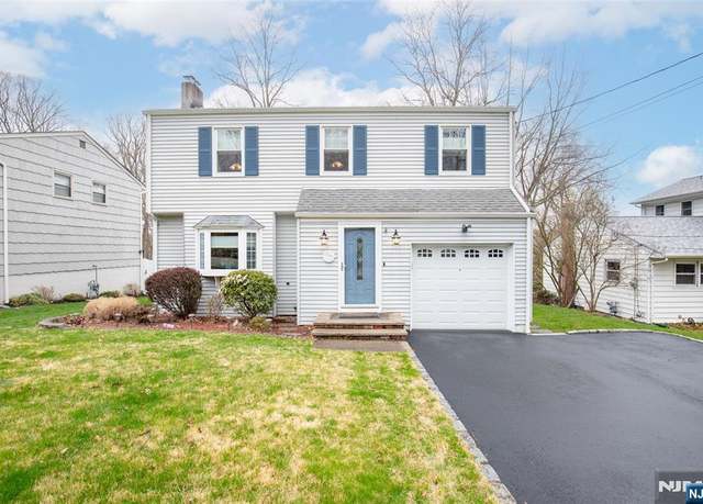 Property at 51 Iroquois Ave, Oakland, NJ 07436, 3 beds, 1.5 baths