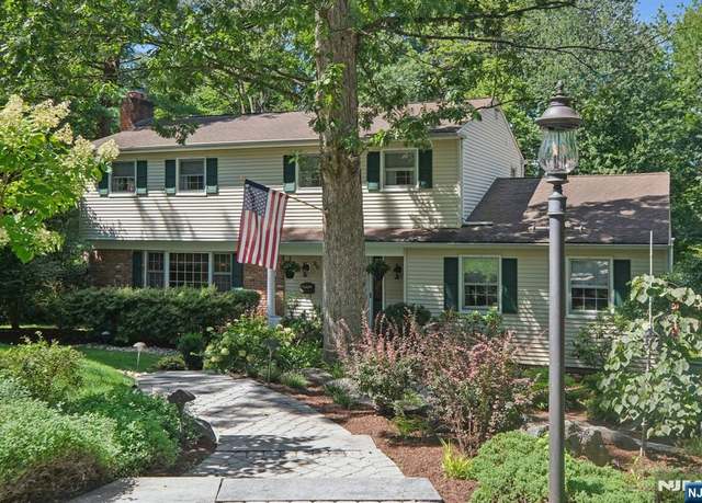 Property at 96 Exeter Dr, Berkeley Heights, NJ 07922, 5 beds, 3 baths