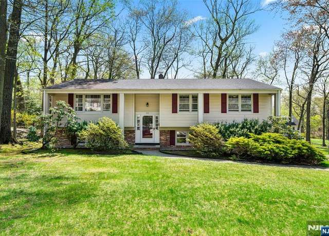 Property at 332 Jefferson St, Ridgewood, NJ 07450, 3 beds, 2.5 baths