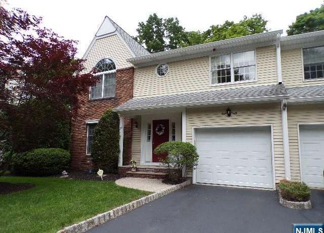 Property at 20 Carriage Ln, Ridgewood, NJ 07450, 2 beds, 2.5 baths