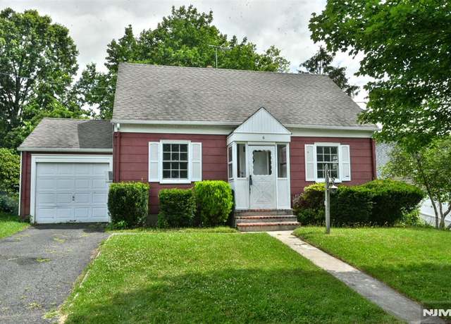 Property at 6 Short Hill Rd, Clifton, NJ 07012, 3 beds, 1.5 baths