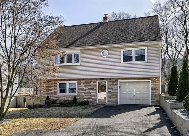 Property at 20 Lenape Rd, Ringwood, NJ 07456, 3 beds, 2 baths