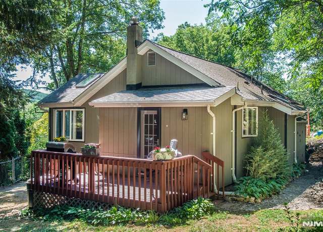 Property at 215 Franklin Rd, Denville Township, NJ 07834, 1 bed, 1 bath