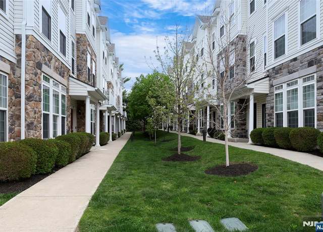 Property at 23 Dahlia Ln #23, Garfield, NJ 07026, 2 beds, 2.5 baths