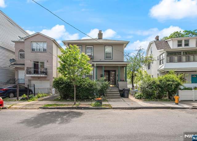 Property at 126 Norwood St, Newark, NJ 07106, 3 beds, 2.5 baths