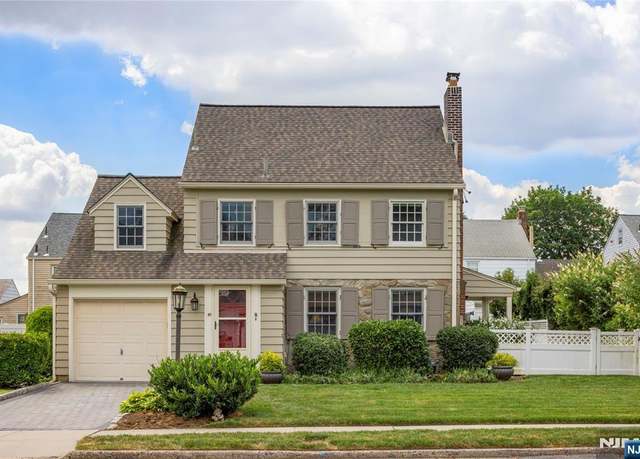 Property at 30 Haines Dr, Bloomfield, NJ 07003, 4 beds, 2 baths