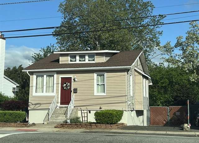 Property at 459 Riverside Ave, Lyndhurst, NJ 07071, 2 beds, 1 bath