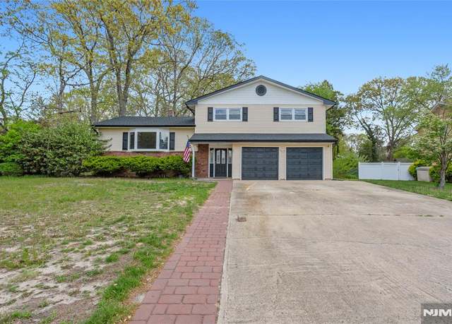 Property at 883 Astoria Dr, Other Areas, NJ 08753, 3 beds, 3 baths