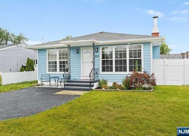 Property at 3213 Mattapan Ave, Point Pleasant, NJ 08742, 4 beds, 1 bath