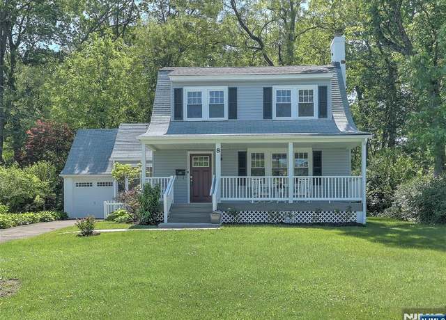Property at 8 Woods End Rd, West Orange, NJ 07052, 3 beds, 2.5 baths