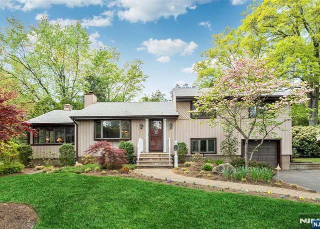Property at 7 Chestnut Pl, Ho-ho-kus, NJ 07423, 3 beds, 2.5 baths