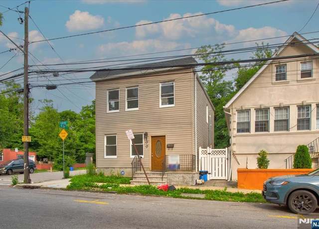 Property at 100 Devine St, Newark, NJ 07106, 3 beds, 2.5 baths