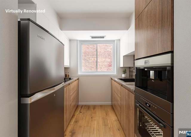 Property at 70 W 72nd St Unit 4D, Bayonne, NJ 07002, 1 bed, 1 bath