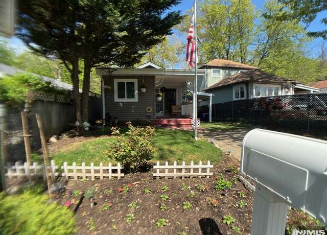 Property at 46 Park Dr, Oakland, NJ 07436, 1 bed, 1 bath