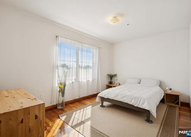 Property at 515 30th St #303, Union City, NJ 07087, 2 beds, 2 baths