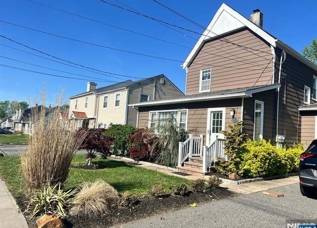 Property at 393 Ringwood Ave, Wanaque, NJ 07465, 3 beds, 2 baths