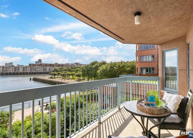 Property at 308 Smith Ct, Edgewater, NJ 07020, 1 bed, 1 bath