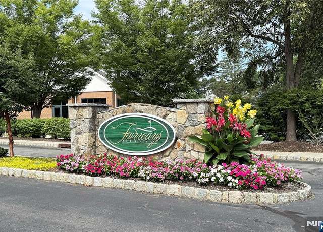 Property at 98 Winged Foot Dr, Livingston, NJ 07039, 3 beds, 2.5 baths